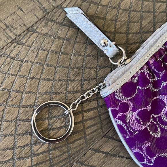 Coach Keychain Mini Bag - Picture 3 of 11